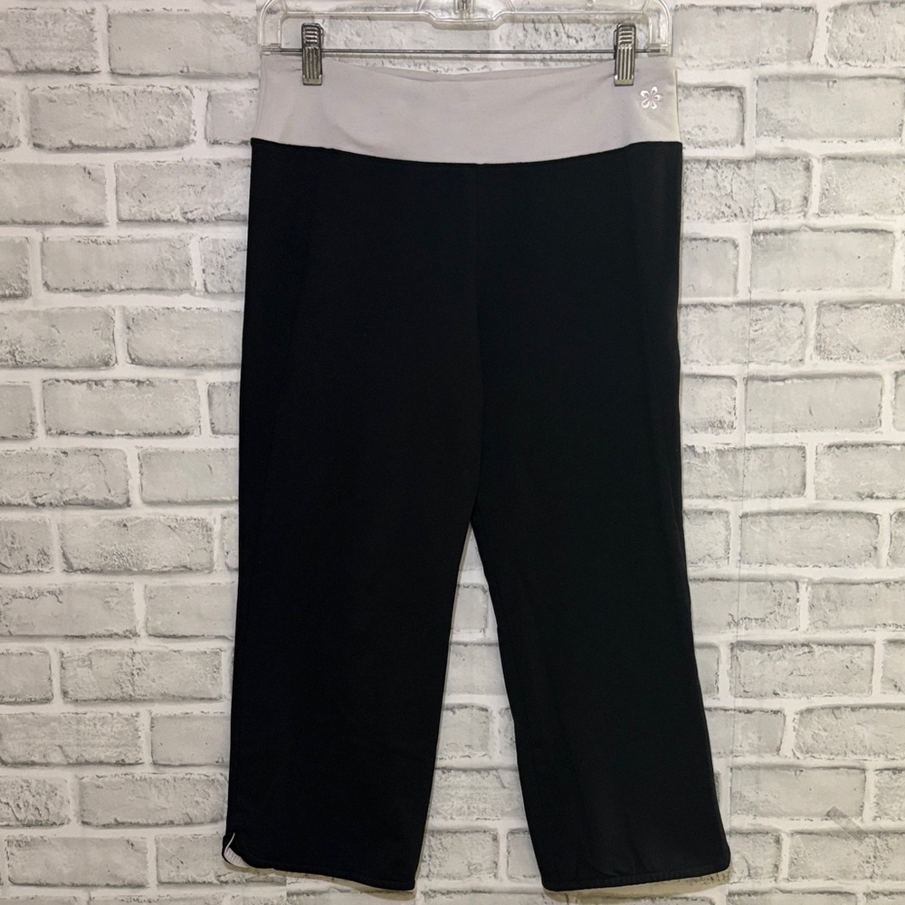 Tuff Athletics lilac, and black Capri leggings size medium